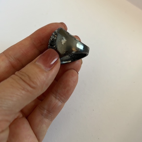 Ring - Picture 4 of 6